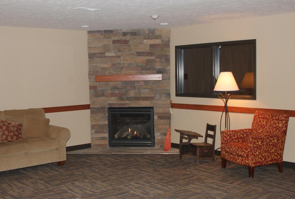 Green Acres Hotel Pittsfield エクステリア 写真