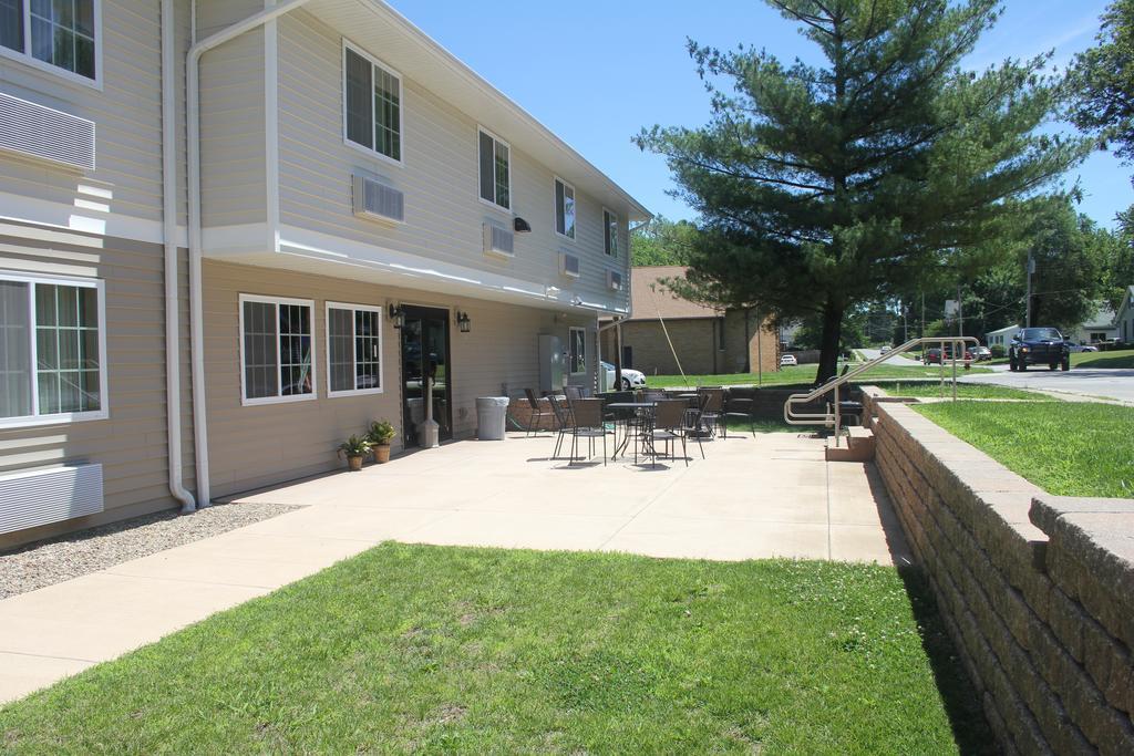Green Acres Hotel Pittsfield エクステリア 写真