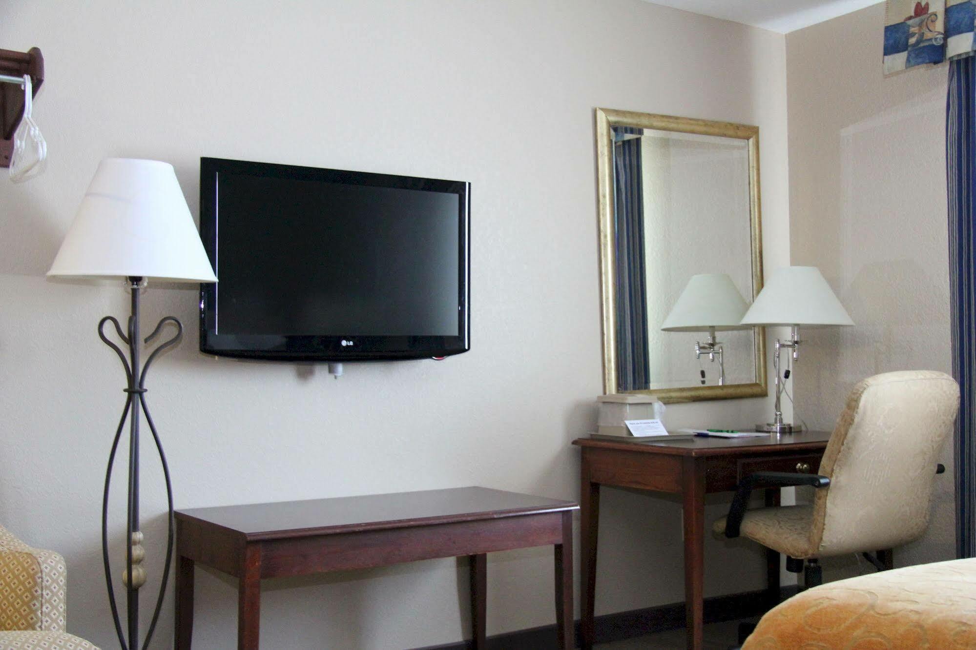 Green Acres Hotel Pittsfield エクステリア 写真