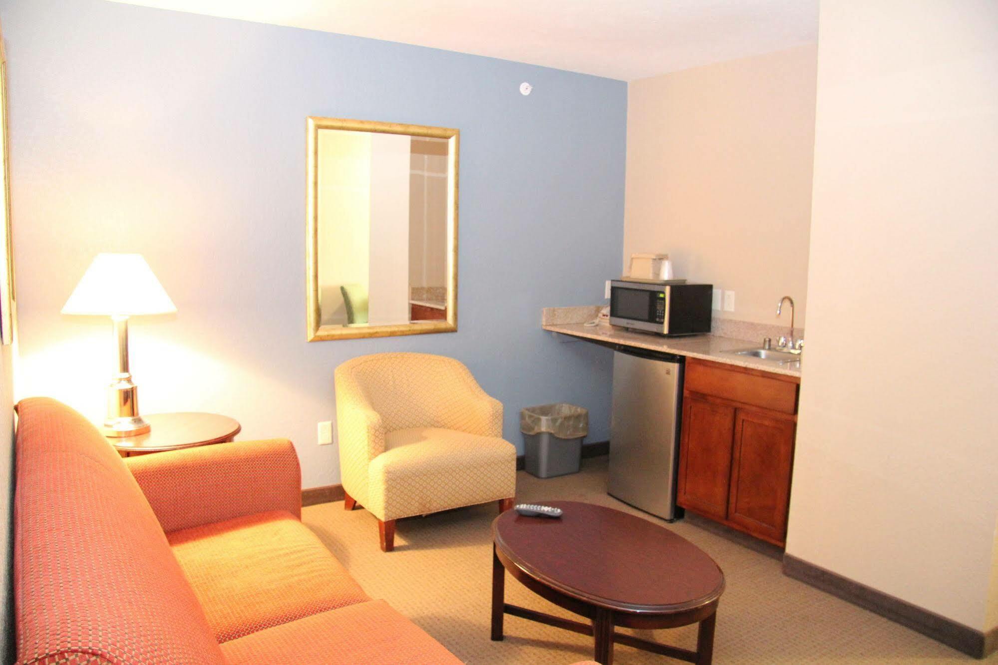 Green Acres Hotel Pittsfield エクステリア 写真