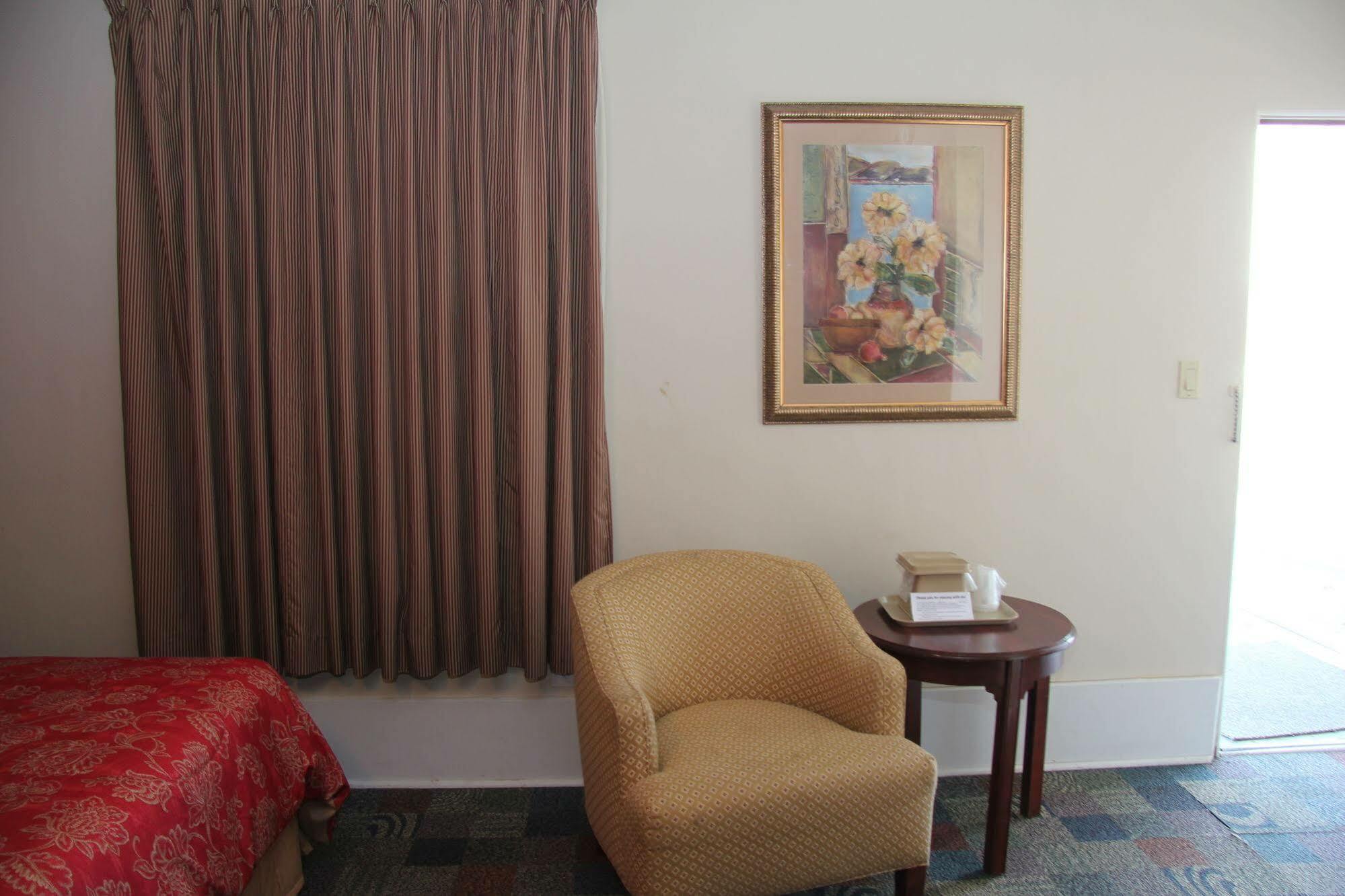 Green Acres Hotel Pittsfield エクステリア 写真